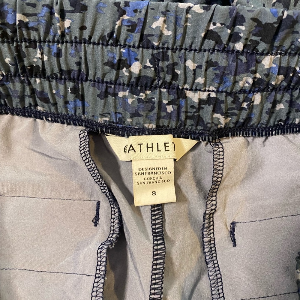ATHLETA Wide Leg Blue Camo Cropped Pants Women's 8 - Picture 3 of 3